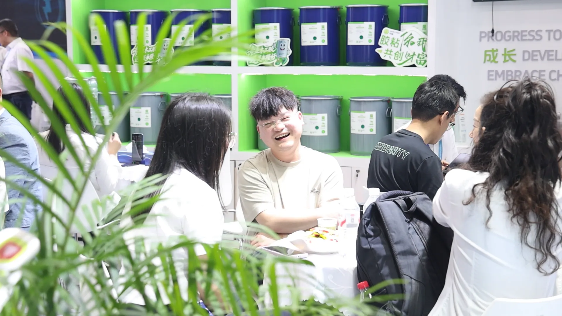 三季一桶 换季无忧 | 永隆将携高端PUR封边胶亮相 interzum guangzhou 2026,以创新技术树立行业标杆 三季一桶 换季无忧 | 永隆将携高端PUR封边胶亮相 interzum guangzhou 2026,以创新技术树立行业标杆